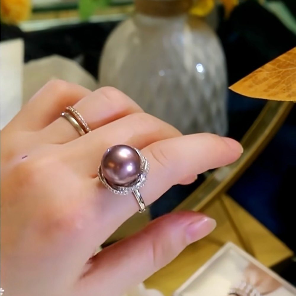 Large Ring Sculpture with Pearl And Crystals -‎ Cocktail Pearl Ring